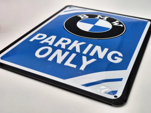 BMW Parking Only - fémplakát  fém tábla  (15x20cm)