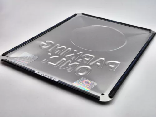 BMW Parking Only - fémplakát  fém tábla  (15x20cm)