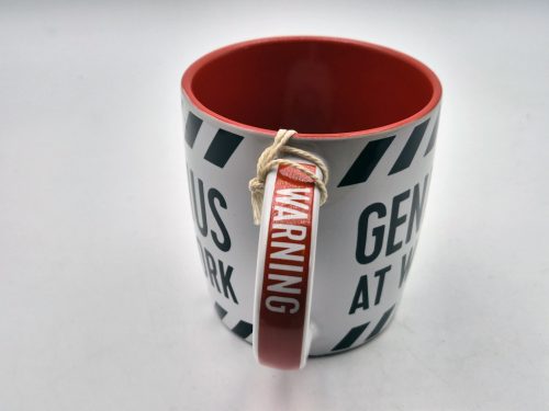 Warning - Genius at work - kerámia bögre