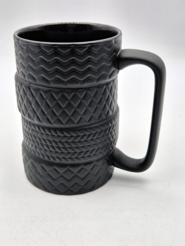 Autós gumi gumiabroncs bögre