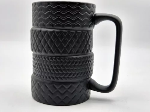 Autós gumi gumiabroncs bögre