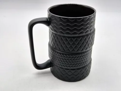 Autós gumi gumiabroncs bögre