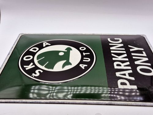 Skoda parking only - fémplakát  fém tábla (30x40cm)