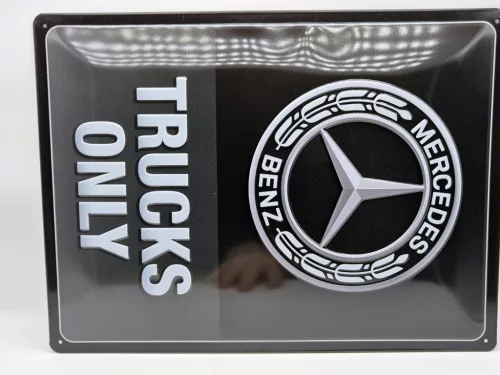Mercedes - Benz - trucks only - fémplakát  fém tábla (30x40cm)