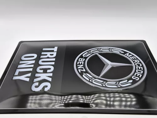Mercedes - Benz - trucks only - fémplakát  fém tábla (30x40cm)