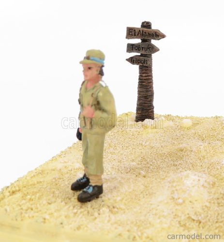 DIORAMA  SOLDATO NEL DESERTO - DESERT MAN  BEIGE
