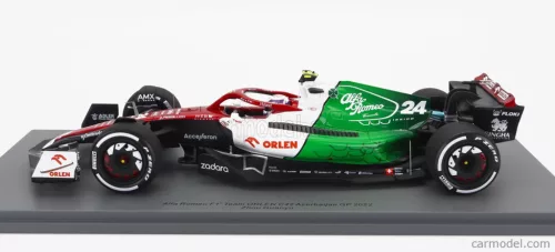 ALFA ROMEO  F1  C42 TEAM ORLEN RACING N 24 AZERBAIJAN GP 2022 GUANYU ZHOU - CON VETRINA - WITH SHOWCASE - SPECIAL BOX  WHITE RED MET GREEN