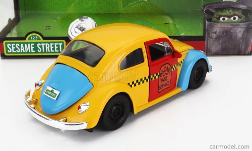 VOLKSWAGEN  BEETLE MAGGIOLINO WITH OSCAR THE GROUNCH SESAME STREET FIGURE 1959