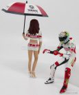FIGURES  PILOTA VALENTINO ROSSI E OMBRELLINA GP VALENCIA 2005  WHITE RED