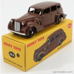 PACKARD  8 SEDAN 1939  BROWN