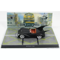 BATMAN  BATMOBILE - BATMAN 164  MATT BLACK