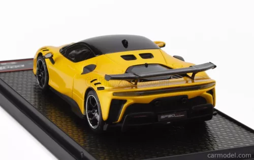 FERRARI  SF90 XX STRADALE 2024  GIALLO TRISTRATO - YELLOW MET BLACK