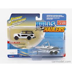 INTERNATIONAL  SCOUT WITH TRAILER AND BOAT 1979  WHITE BLACK