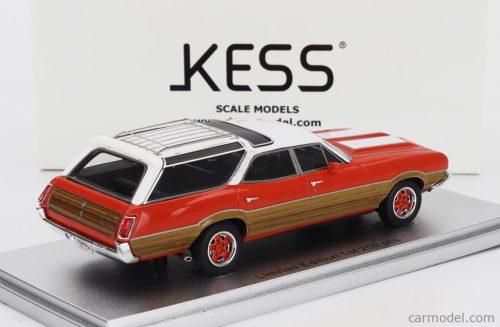OLDSMOBILE  VISTA CRUISER 442 SW STATION WAGON 1972  RED WHITE WOOD