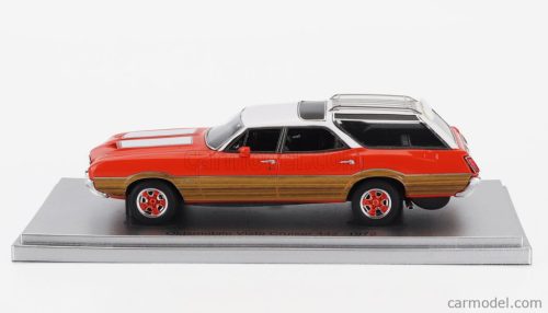 OLDSMOBILE  VISTA CRUISER 442 SW STATION WAGON 1972  RED WHITE WOOD