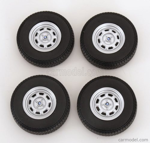 ACCESSORIES  SET 4X WHEELS AND RIMS FOR BMW 2002 1971  BLACK CHROME