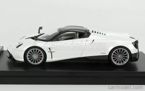 PAGANI  HUAYRA ROADSTER 2018