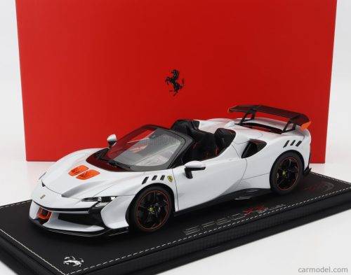 FERRARI  SF90 XX STRADALE SPIDER 2024 - CON VETRINA - WITH SHOWCASE  BIANCO ARTICO - WHITE MET ORANGE BLACK