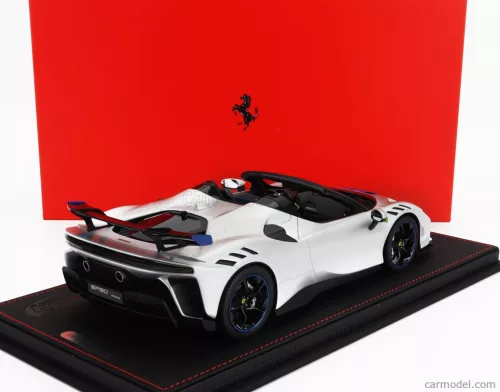 FERRARI  SF90 XX STRADALE SPIDER 2024 - CON VETRINA - WITH SHOWCASE  ARGENTO NURBURGRING - SILVER BLUE BLACK