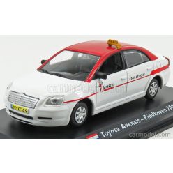 TOYOTA  AVENSIS TAXI EINDHOVEN 2003  WHITE RED