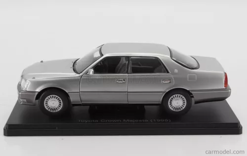 TOYOTA  CROWN MAJESTA 1995  SILVER
