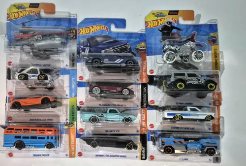 Zsákbamacska - Hot Wheels bliszteres kisautó 1:64