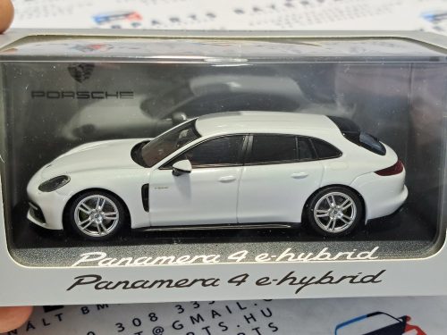 Porsche Panamera 4 E-Hybrid Minichamps 1:43 modellautó