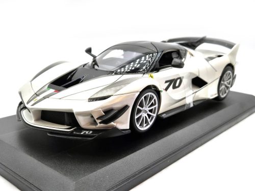 Ferrari FXX-K Evoluzione #70 2018 1:18 1/18 Bburago modellautó (m00087)