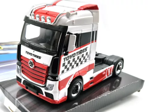 Mercedes - Benz Actros Gigaspace 4x2  kamion (fehér) - Bburago - 1:43