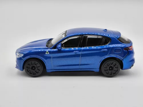 Alfa Romeo Stelvio Q4 V6 Biturbo (2017) - Bburago - 1:43