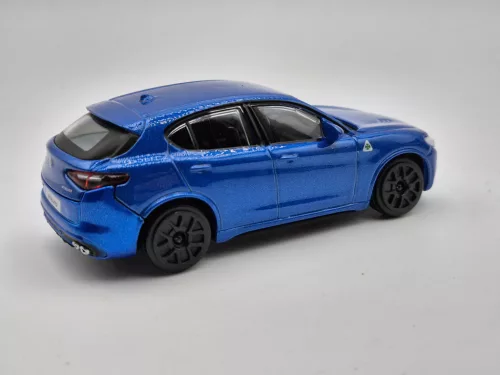 Alfa Romeo Stelvio Q4 V6 Biturbo (2017) - Bburago - 1:43