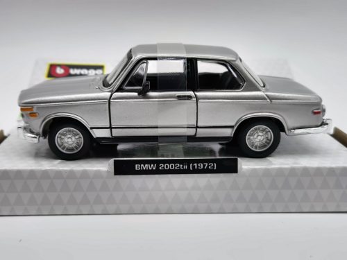 BMW 2002tii (1972) - Bburago - 1:32