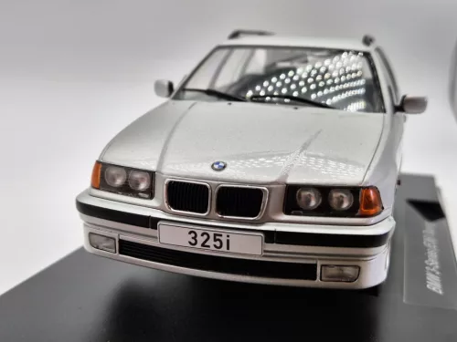 BMW E36 325i touring (1995) - MCG - 1:18