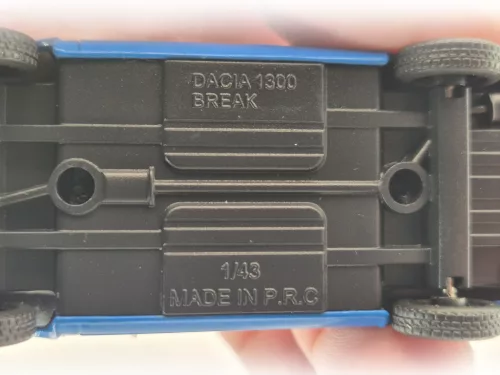 Dacia 1300 kombi (1969) - Edicola - 1:43 - kis hibával
