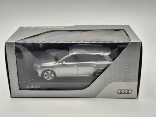 Audi Q7 V8 TDI Quattro S-line (2014) - Spark-Model - 1:43 - repedt vitrinnel
