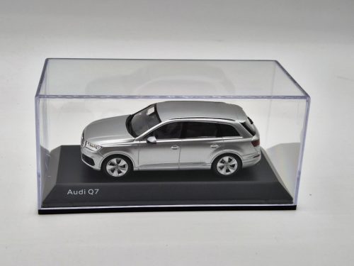 Audi Q7 V8 TDI Quattro S-line (2014) - Spark-Model - 1:43