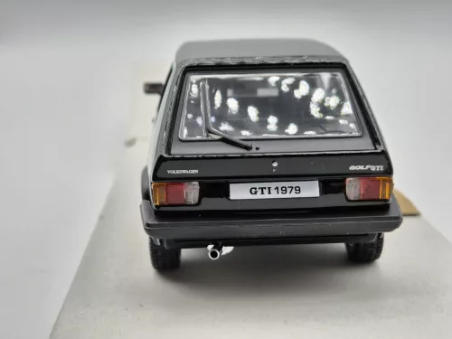 Volkswagen VW Golf I GTI (1976) - Bburago- 1:24 - fekete