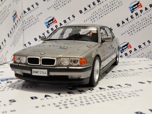 BMW E38 750iL - James Bond (1995) - Otto - 1:18 1/18 modellautó modell autó (m00352)