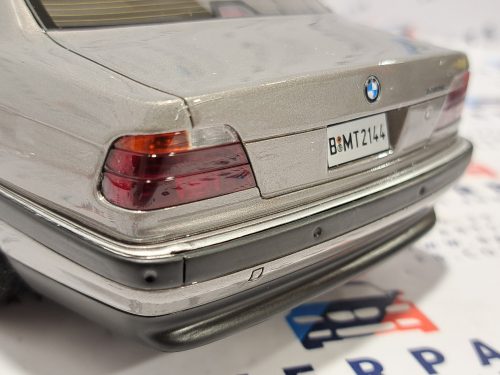 BMW E38 750iL - James Bond (1995) - Otto - 1:18 1/18 modellautó modell autó (m00352)