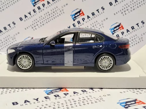 Alfa Romeo Giulia (2015)  - Bburago - 1:24