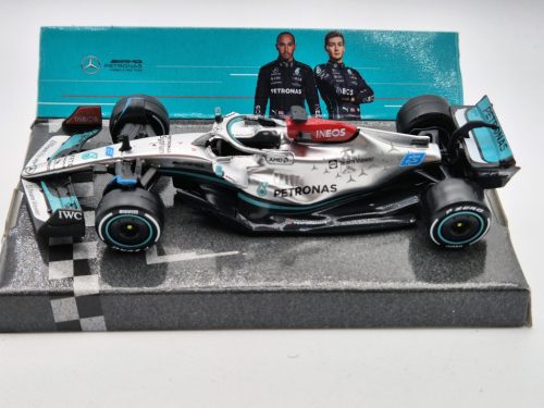 Mercedes - AMG Petronas F1 W13E #63 (2022) - George Russel -  Bburago - 1:43