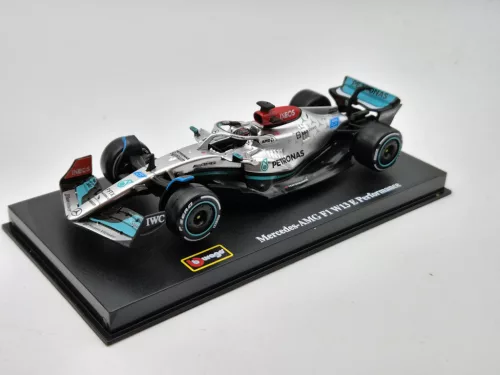 Mercedes - AMG Petronas F1 W13E #63 (2022) - George Russel - PILÓTÁVAL -  Bburago - 1:43