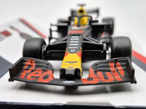 Red Bull RB15 F1 #33 (2019) - Max Verstappen -  Bburago - 1:43