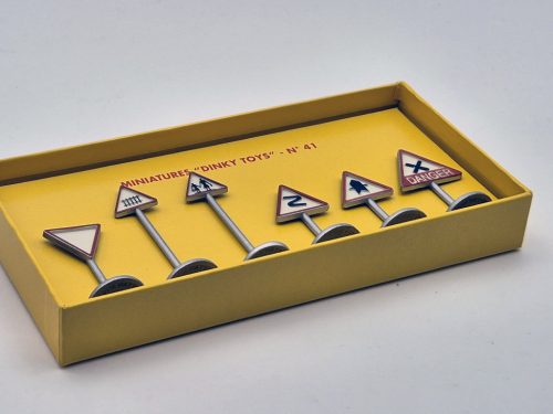 6 darabos útjelző tábla készlet -   - 1:43