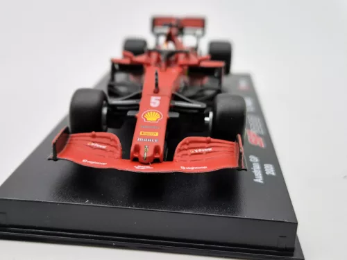 Ferrari - F1 Team Scuderia Ferrari (2020) - Ausztrál GP - Sebastian Vettel - pilótával - Bburago - 1:43 1/43 modellautó modell autó
