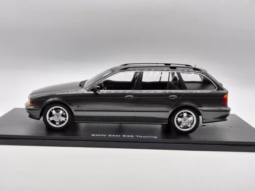 BMW E39 540i touring (1997) - szürke -  KK Scale - 1:18