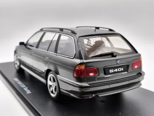 BMW E39 540i touring (1997) - szürke -  KK Scale - 1:18