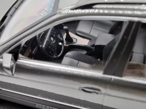 BMW E39 540i touring (1997) - szürke -  KK Scale - 1:18