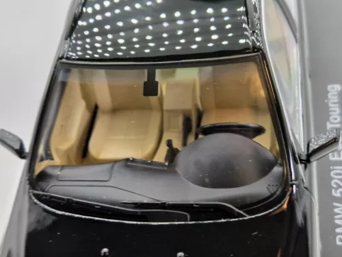 BMW E39 520i touring (1997) - fekete -  KK Scale - 1:18