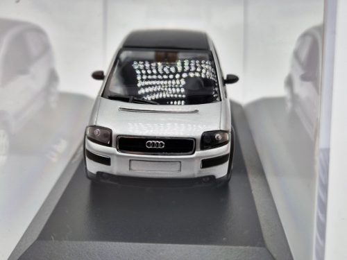 Audi A2 (2000) - ezüst -  Maxichamps - 1:43